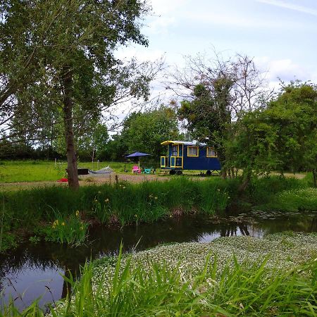 Вілла La Roulotte Du Moulin De Palet Bauge-en-Anjou Екстер'єр фото